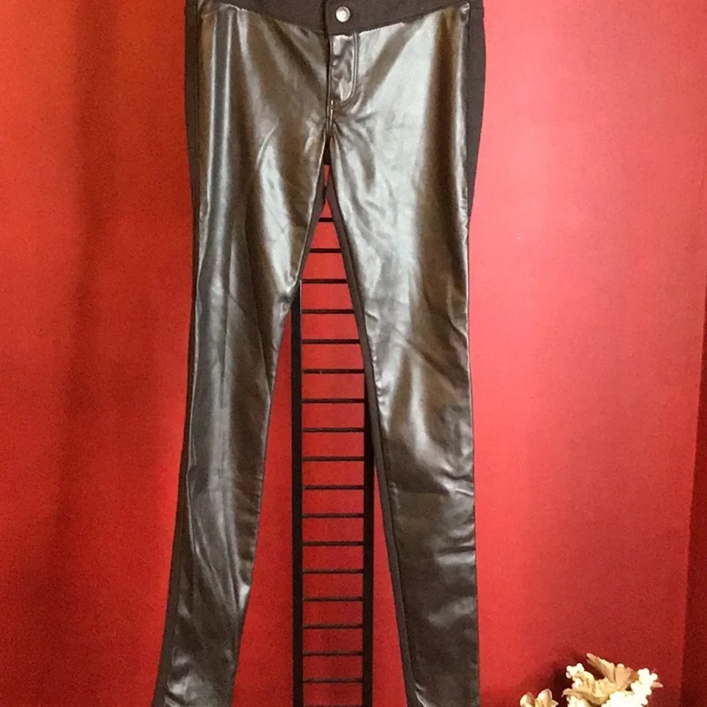 HOLLISTER FAUX LEATHER PANTS SIZE 1R